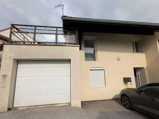 Maison à louer 1 900 € 4 pièces 3 chambres 93 m² disponible dès maintenant Sciez 74140