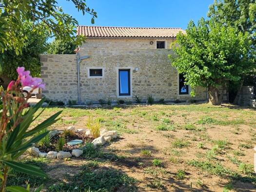 Maison à vendre 359 000 € 7 pièces 4 chambres 150 m² 600 m² de terrain Barjac 30430
