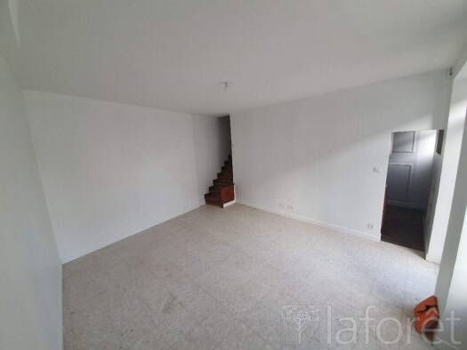 Maison de ville à vendre 156 000 € 4 pièces 3 chambres 82 m² 41 m² de terrain Rive du Loing Nemours 77140