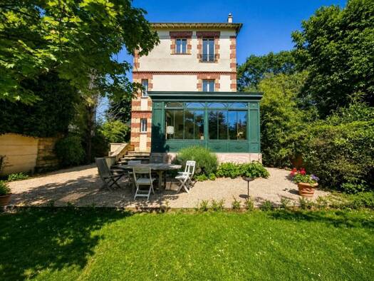 Maison à vendre 1 180 000 € 9 pièces 5 chambres 154 m² 572 m² de terrain Sud RER Le Vésinet 78110