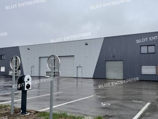 Entrepôt à louer 8 133 € 840 m² d'espace de stockage Le Bourg Montoir-de-Bretagne 44550