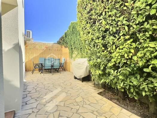 Maison à vendre 290 000 € 4 pièces 3 chambres 101 m² 275 m² de terrain Aérodrome Nîmes 30000