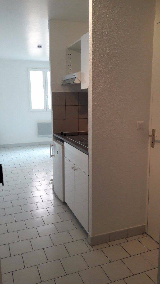 Appartement 1 pièce 21 m² · à Aix-en-Provence · 21,4 m² · 606 €