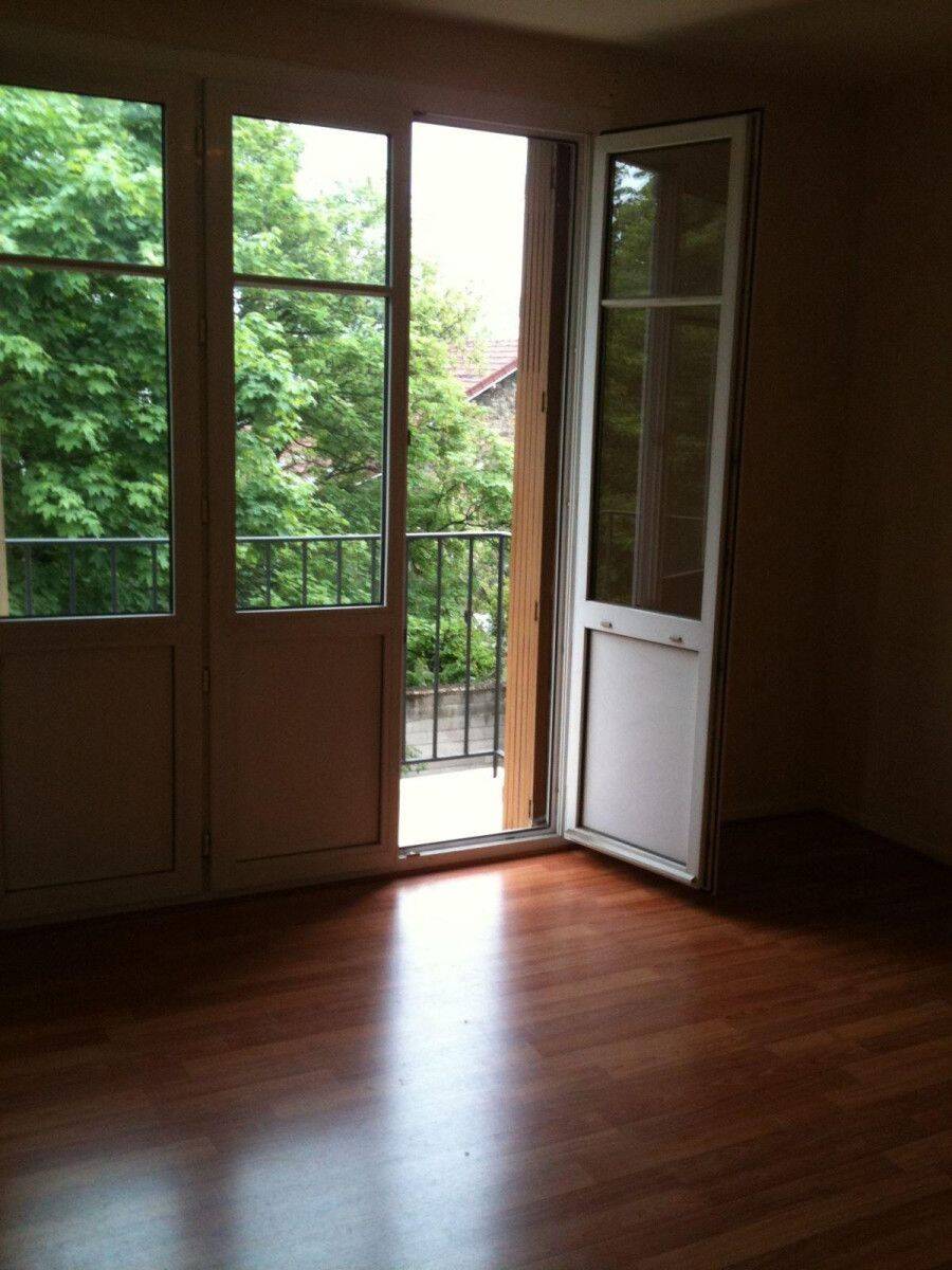 Appartement 3 pièces 54 m² · à Vitry-sur-Seine · 54 m² · 990 €