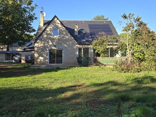 Maison à vendre 388 000 € 8 pièces 5 chambres 216 m² 2 300 m² de terrain Sévérac d'Aveyron 12150