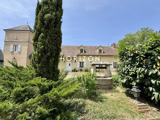 Maison à vendre 349 000 € 9 pièces 5 chambres 249 m² 4 423 m² de terrain Tournus 71700