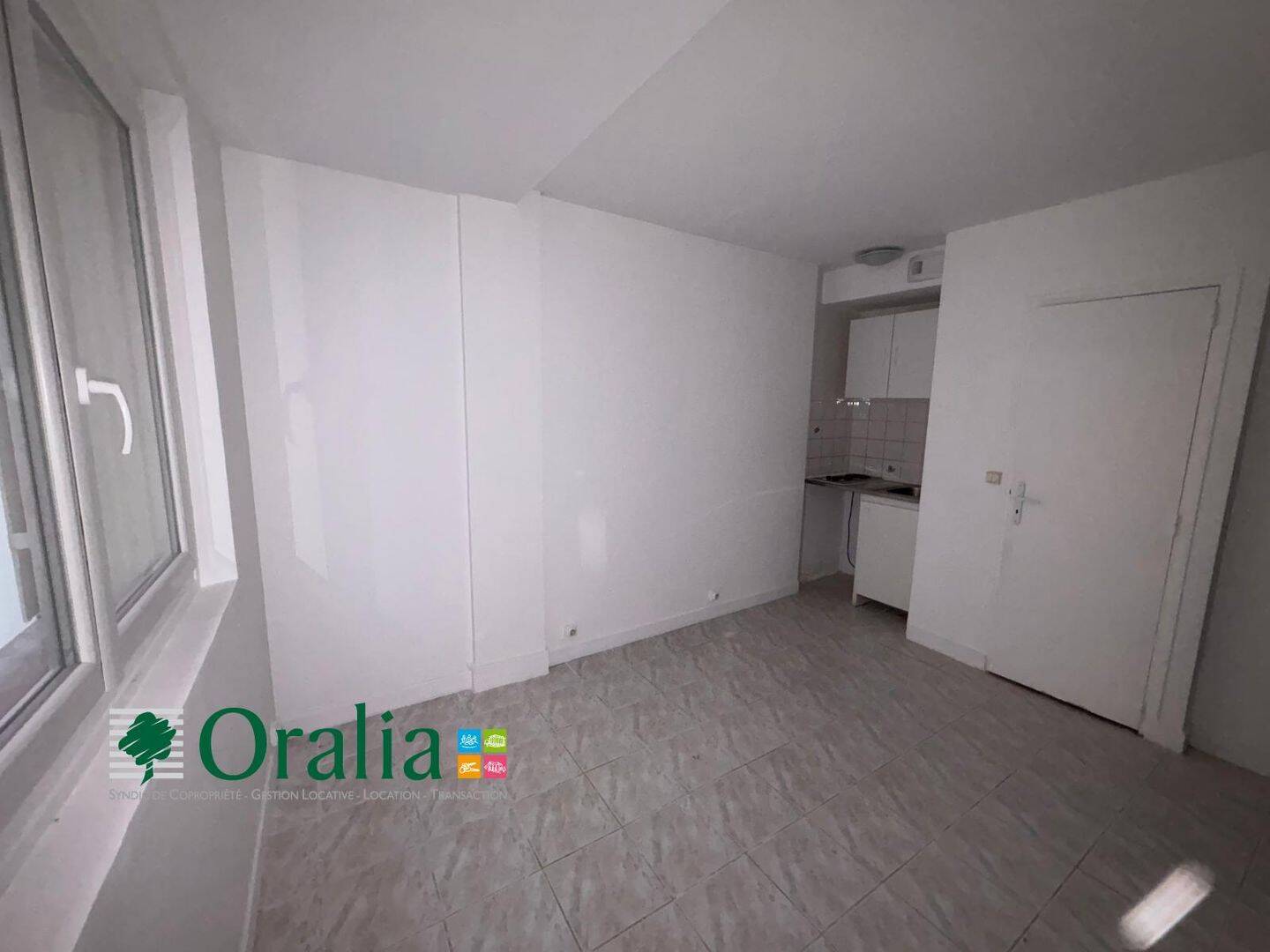 Appartement 1 pièce 14 m² · à Paris 14ème Arrondissement · 14,3 m² · 573 €