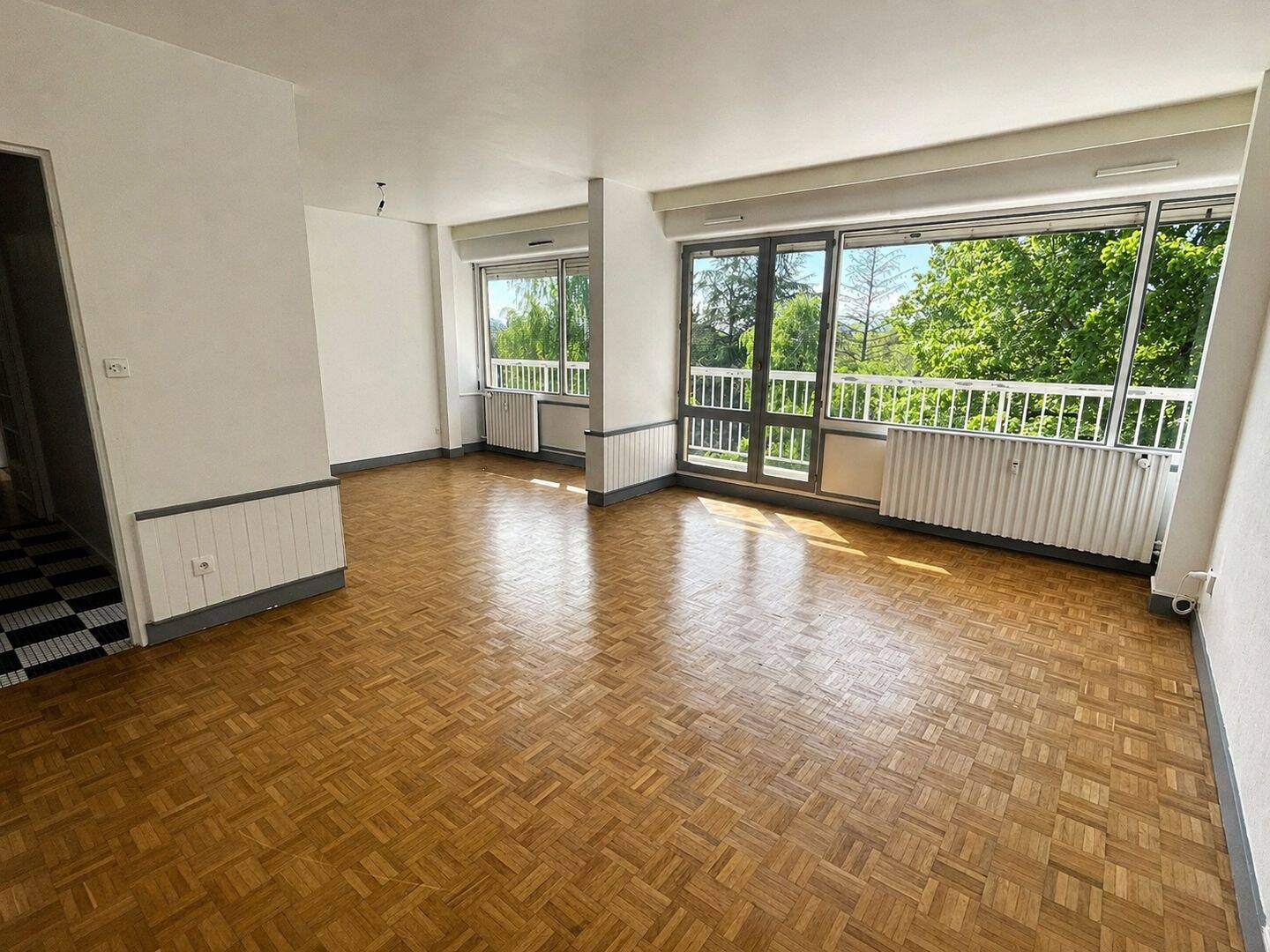 Appartement 5 pièces 97 m² · à Saint-Étienne · 97 m² · 112 000 €