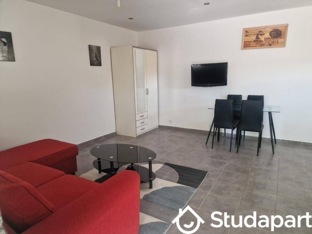 Maison 1 pièce 27 m² · à Nîmes · 27 m² · 550 €/mois