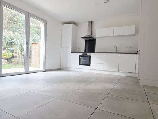 Maison à louer 1 380 € 4 pièces 3 chambres 83 m² Fontaines-Saint-Martin 69270