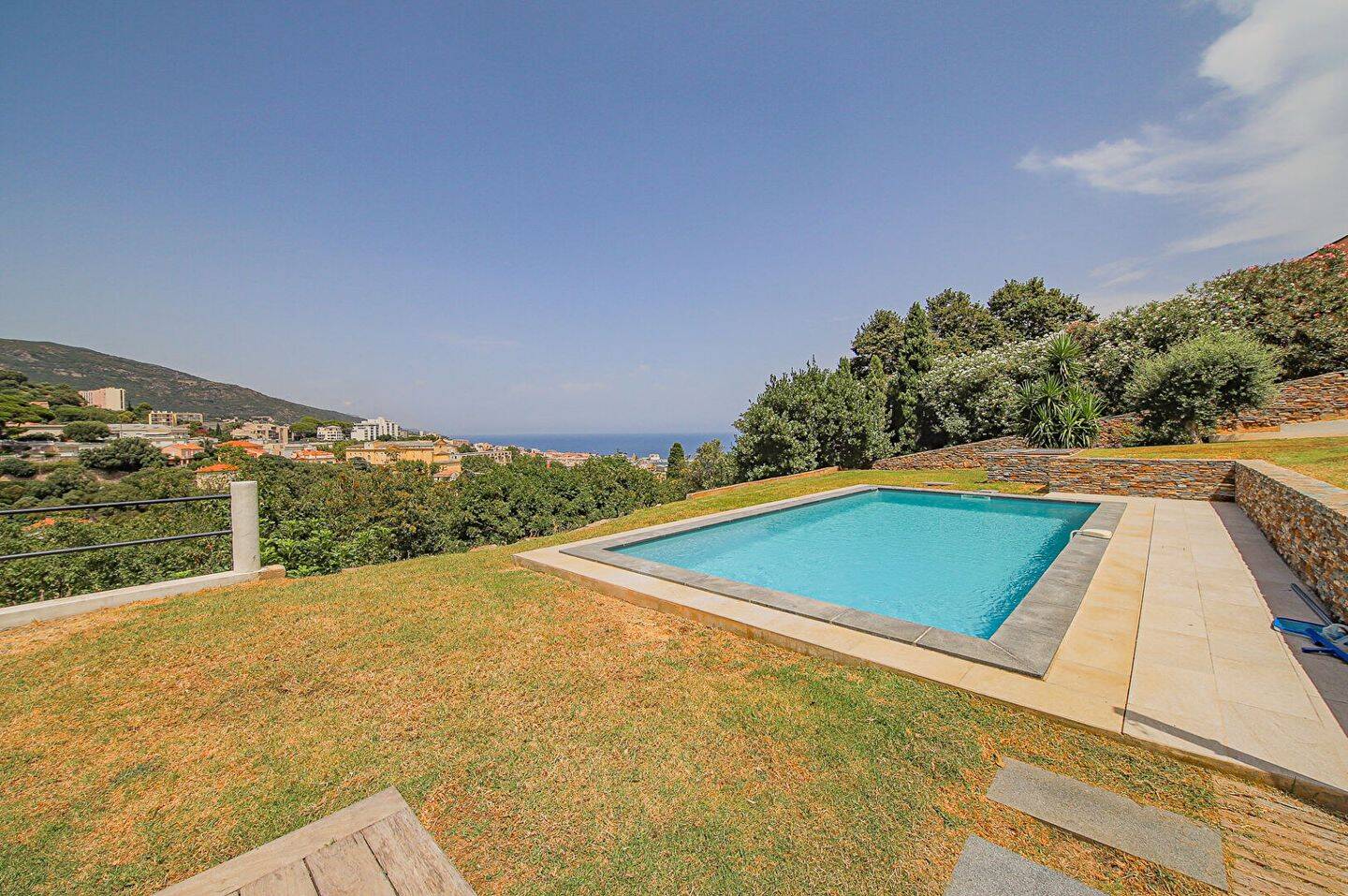 Maison 6 pièces 166 m² · à Bastia · 166 m² · 920 000 €
