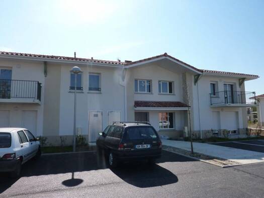 Appartement à louer 605 € 2 pièces 1 chambre 38 m² RDC Chemin de la Vie Ambarès-et-Lagrave 33440