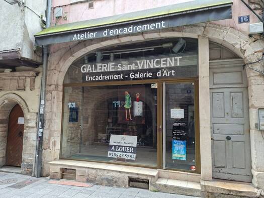 Local commercial à louer 1 204 € 102,4 m² de surface de vente Chalon-sur-Saône 71100