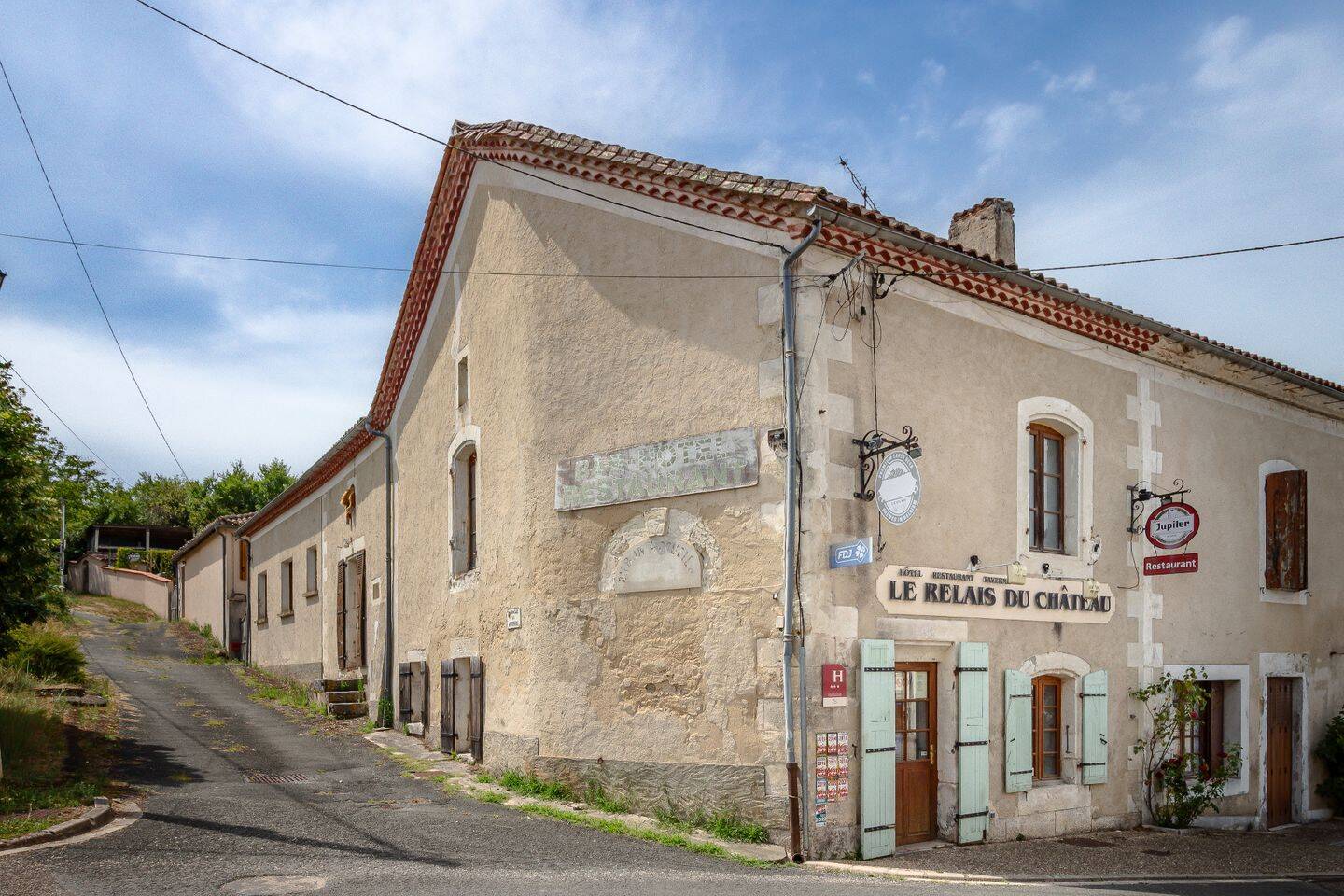 Maison 12 pièces 418 m² · à Grignols · 418 m² · 230 000 €