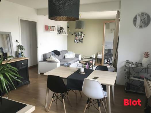 Appartement à vendre 154 900 € 2 pièces 1 chambre 52,9 m² Étage 2/3 Noyal-Châtillon-sur-Seiche 35230