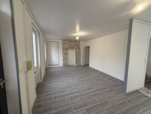 Maison à vendre 86 990 € 4 pièces 3 chambres 85 m² 357 m² de terrain Ainay-le-Château 03360