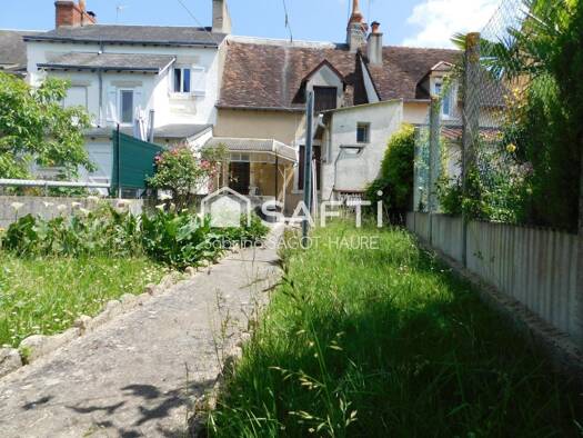 Maison à vendre 90 000 € 4 pièces 2 chambres 70 m² 175 m² de terrain Centre Ville-Les Marins Châteauroux 36000