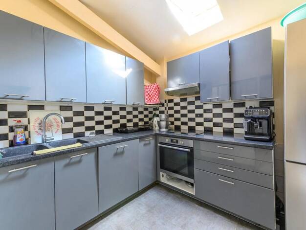 Maison de ville à vendre 340 000 € 6 pièces 4 chambres 112 m² 420 m² de terrain La Mare à la Veuve-La Remise à Jorelle Bondy 93140