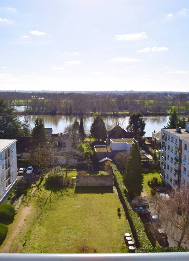 Appartement à vendre 97 500 € 3 pièces 2 chambres 60 m² Étage 9/10 Argonne Sud-Jean Zay Orléans 45000