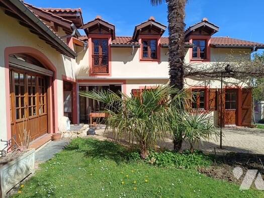 Maison à vendre 325 000 € 7 pièces 4 chambres 197 m² 1 413 m² de terrain Mirande 32300