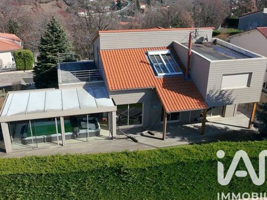 Maison à vendre 785 000 € 7 pièces 4 chambres 215 m² 746 m² de terrain Durtol 63830