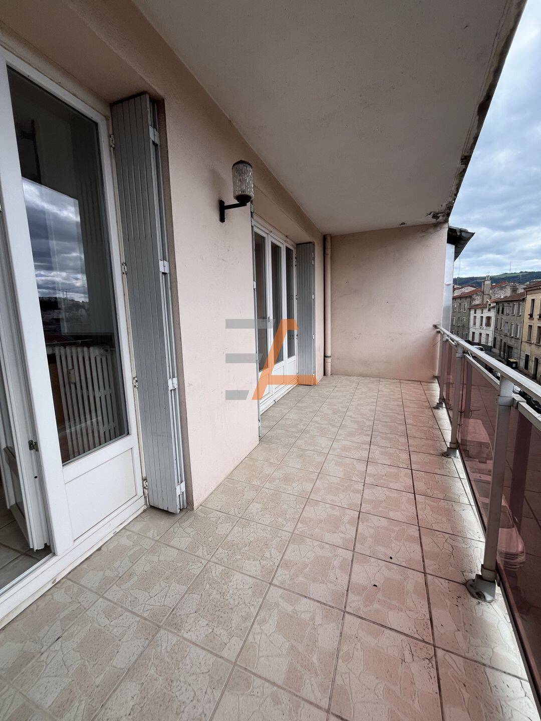 Appartement 3 pièces 73 m² · à Saint-Étienne · 73 m² · 85 000 €