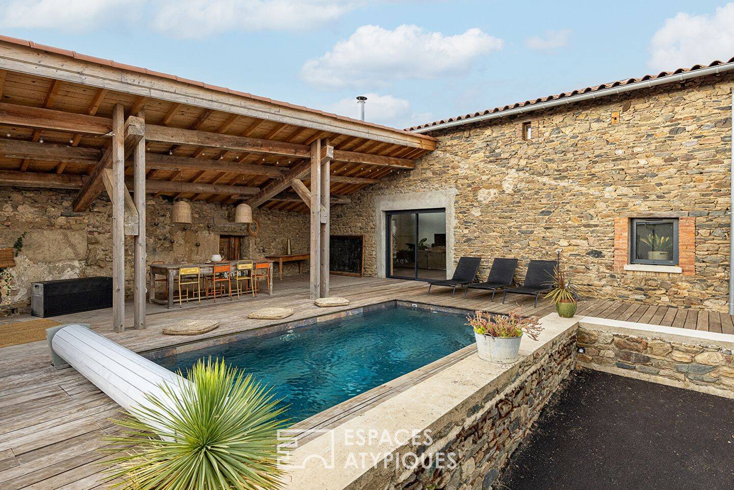 Maison 5 pièces 240 m² · à Saint-Christo-en-Jarez · 240 m² · 595 000 €