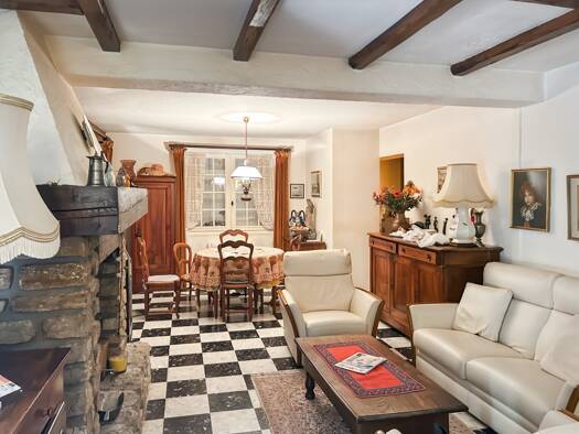 Maison de plain-pied à vendre 294 000 € 3 pièces 2 chambres 75 m² 2 390 m² de terrain Exterieur Trets 13530