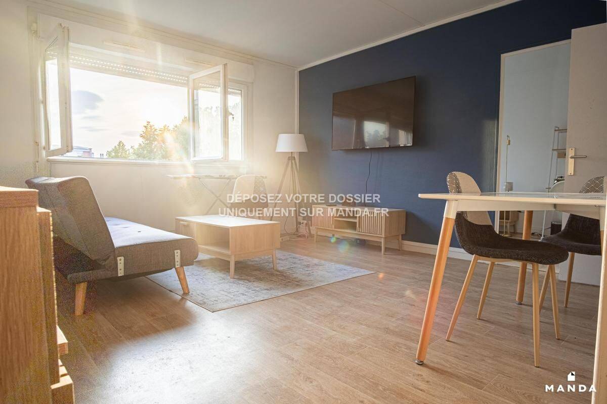 Appartement 4 pièces 65 m² · à Reims · 65 m² · 990 €