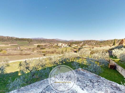 Maison à vendre 558 000 € 5 pièces 4 chambres 240 m² 924 m² de terrain Chateauneuf Val St Donat 04200