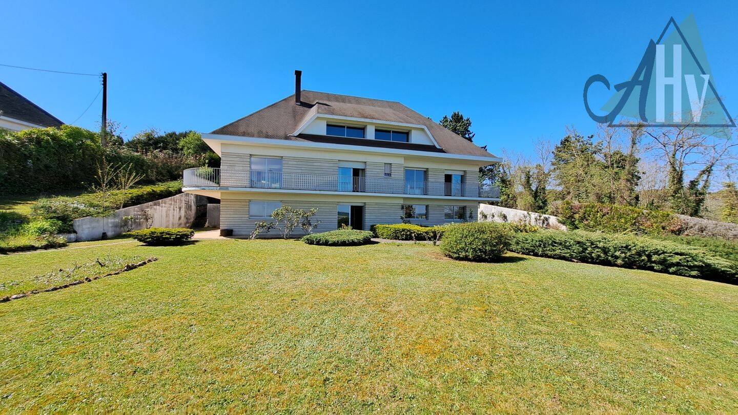 Maison 13 pièces 378 m² · à Paron · 378 m² · 577 500 €