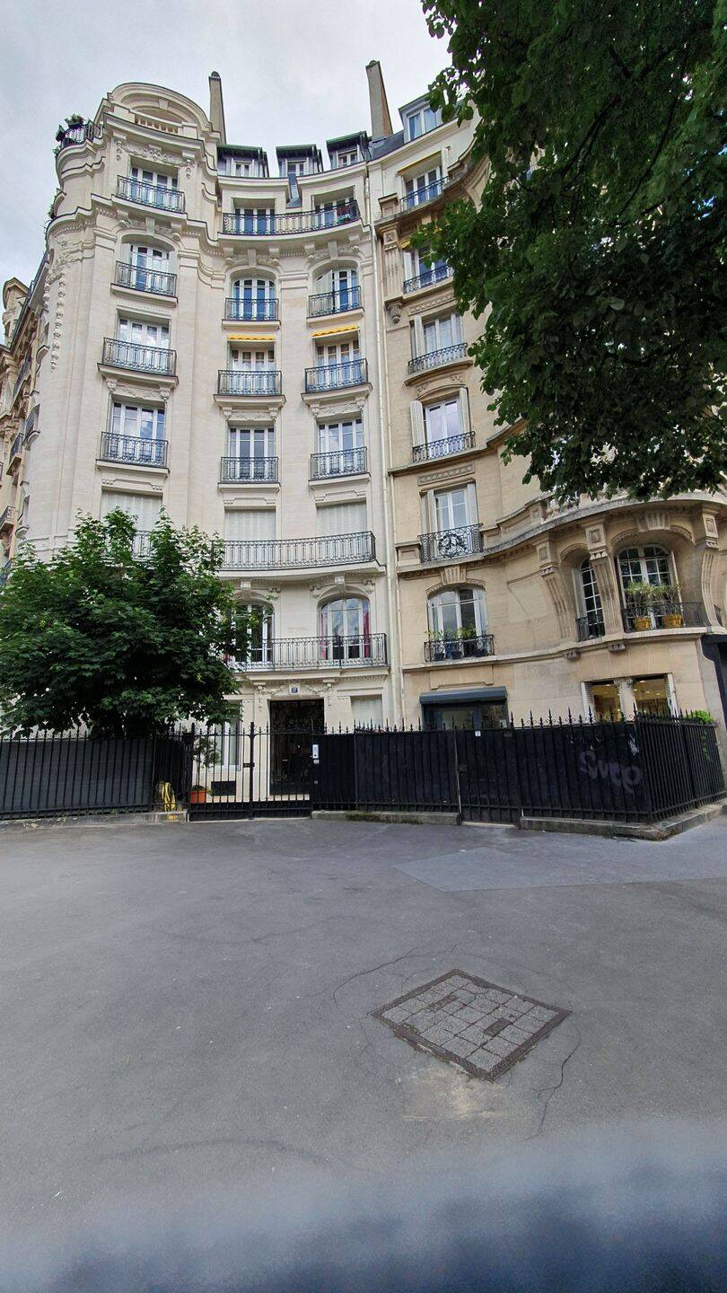 Appartement 5 pièces 106 m² · à Paris 7ème Arrondissement · 106 m² · 1 685 000 €