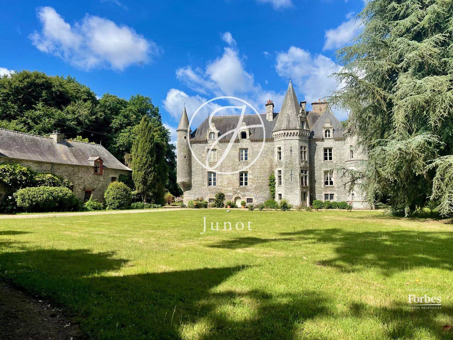 Maison 17 pièces 622 m² · à Val d'Oust · 622 m² · 1 470 000 €
