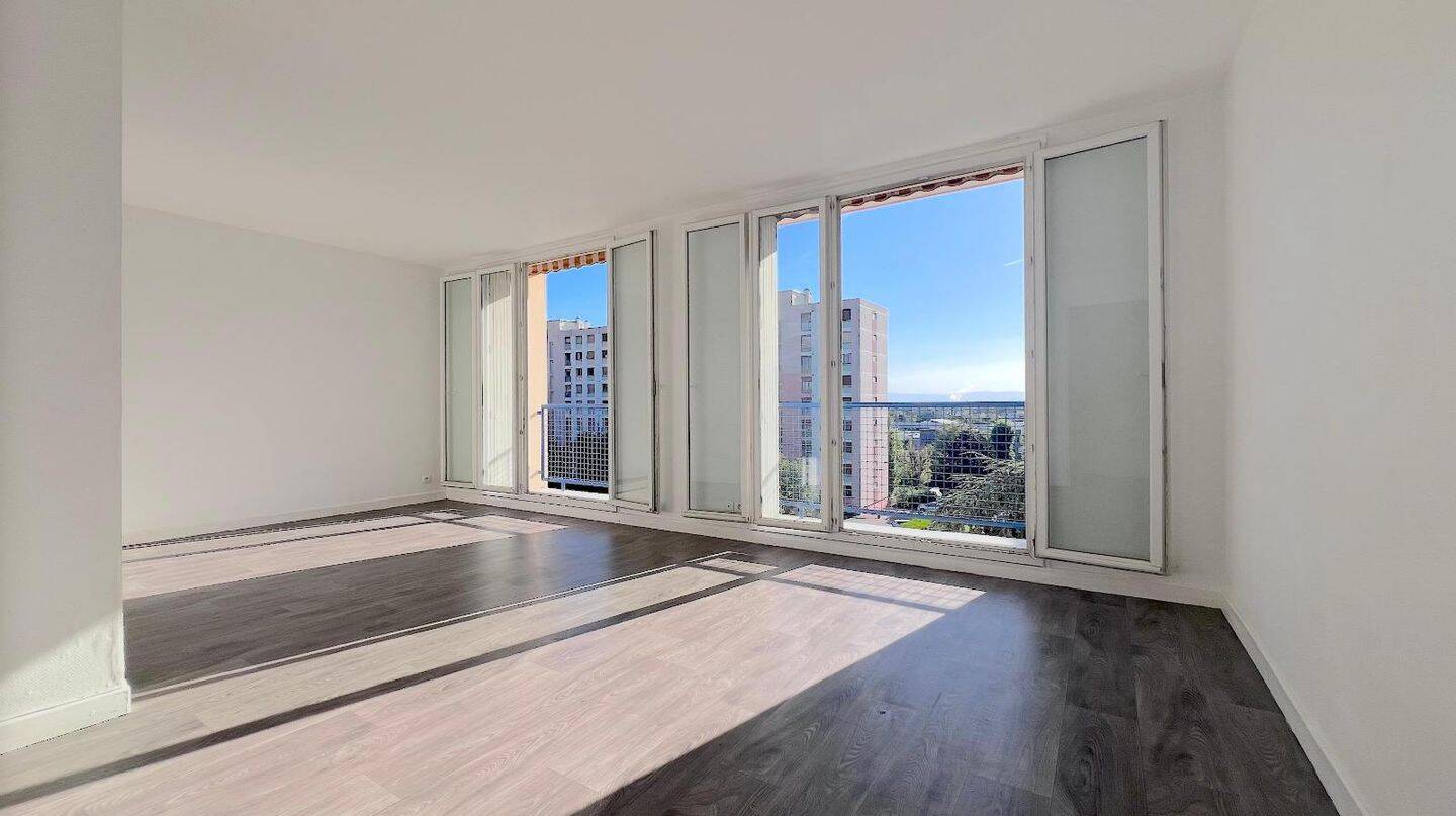Appartement 4 pièces 67 m² · à Décines-Charpieu · 67,2 m² · 138 000 €