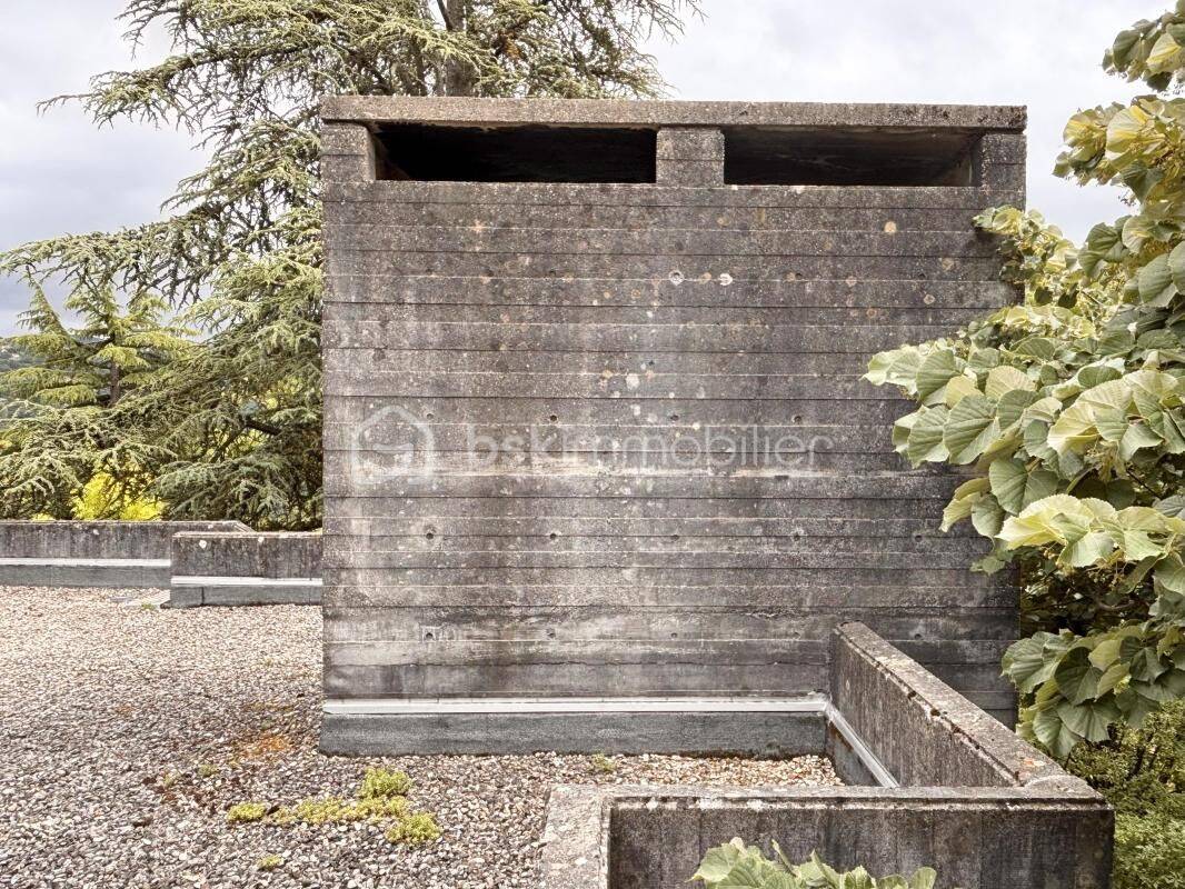Grenoble-Gières, aux portes du Grésivaudan, un belvédère brutali — 11