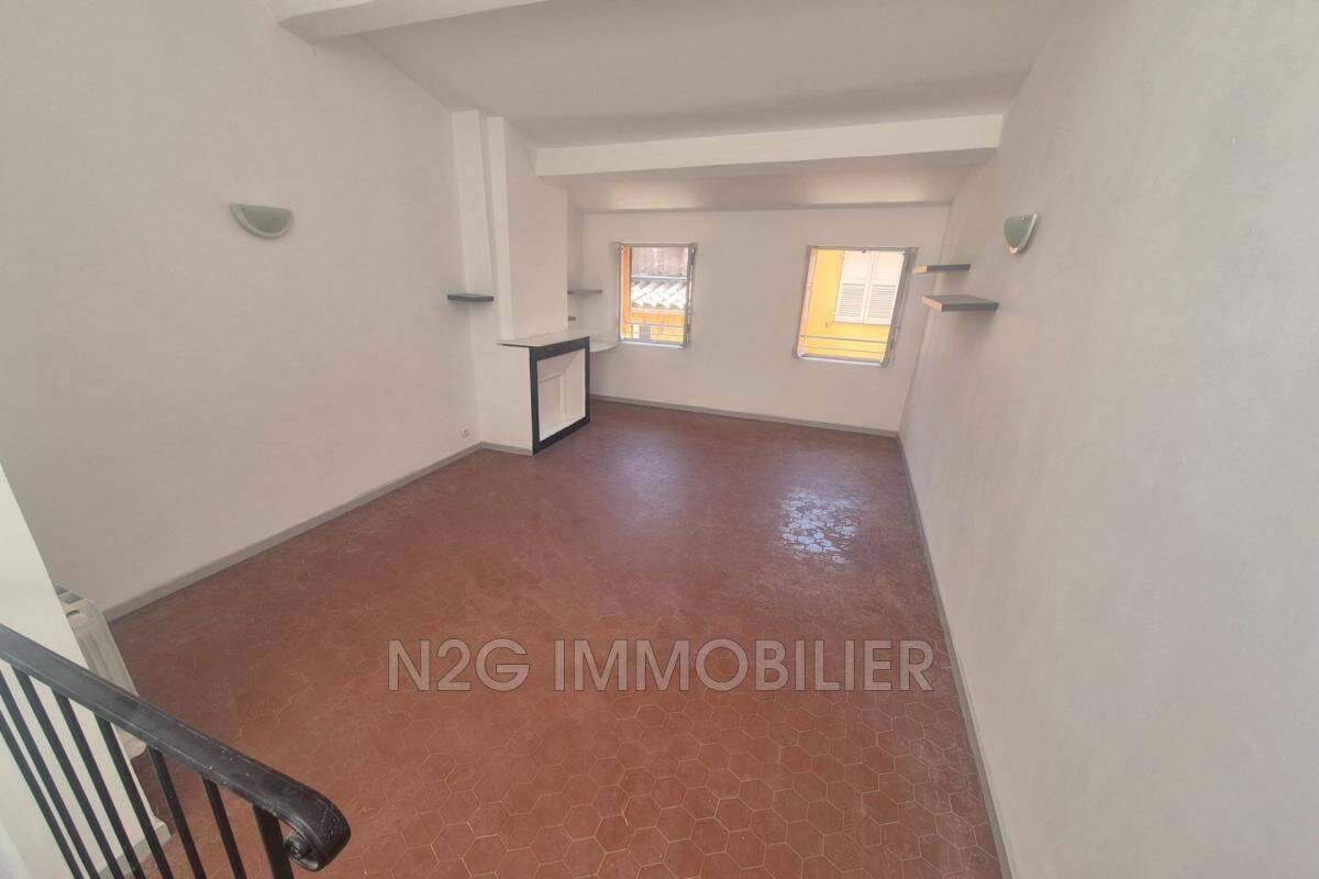 Appartement 3 pièces 65 m² · à Grasse · 65 m² · 750 €