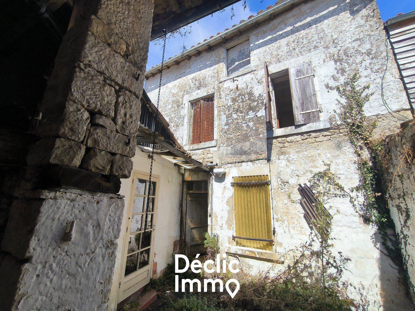 Maison 4 pièces 106 m² · à Celles-sur-Belle · 106 m² · 85 000 €