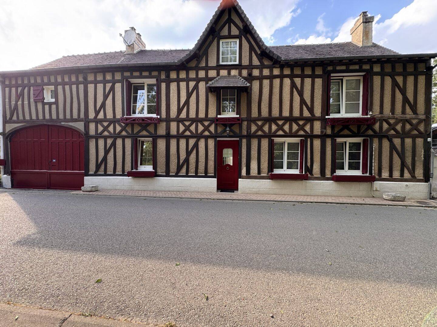 Maison 11 pièces 271 m² · à La Villeneuve-en-Chevrie · 270,7 m² · 649 000 €
