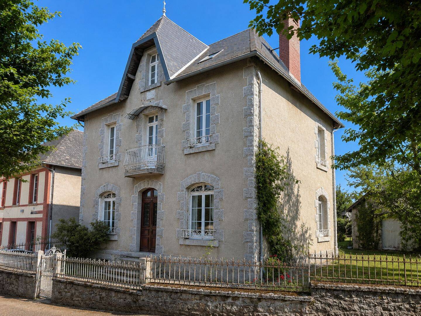 Maison bougeoise à Combressol en CORRÈZE