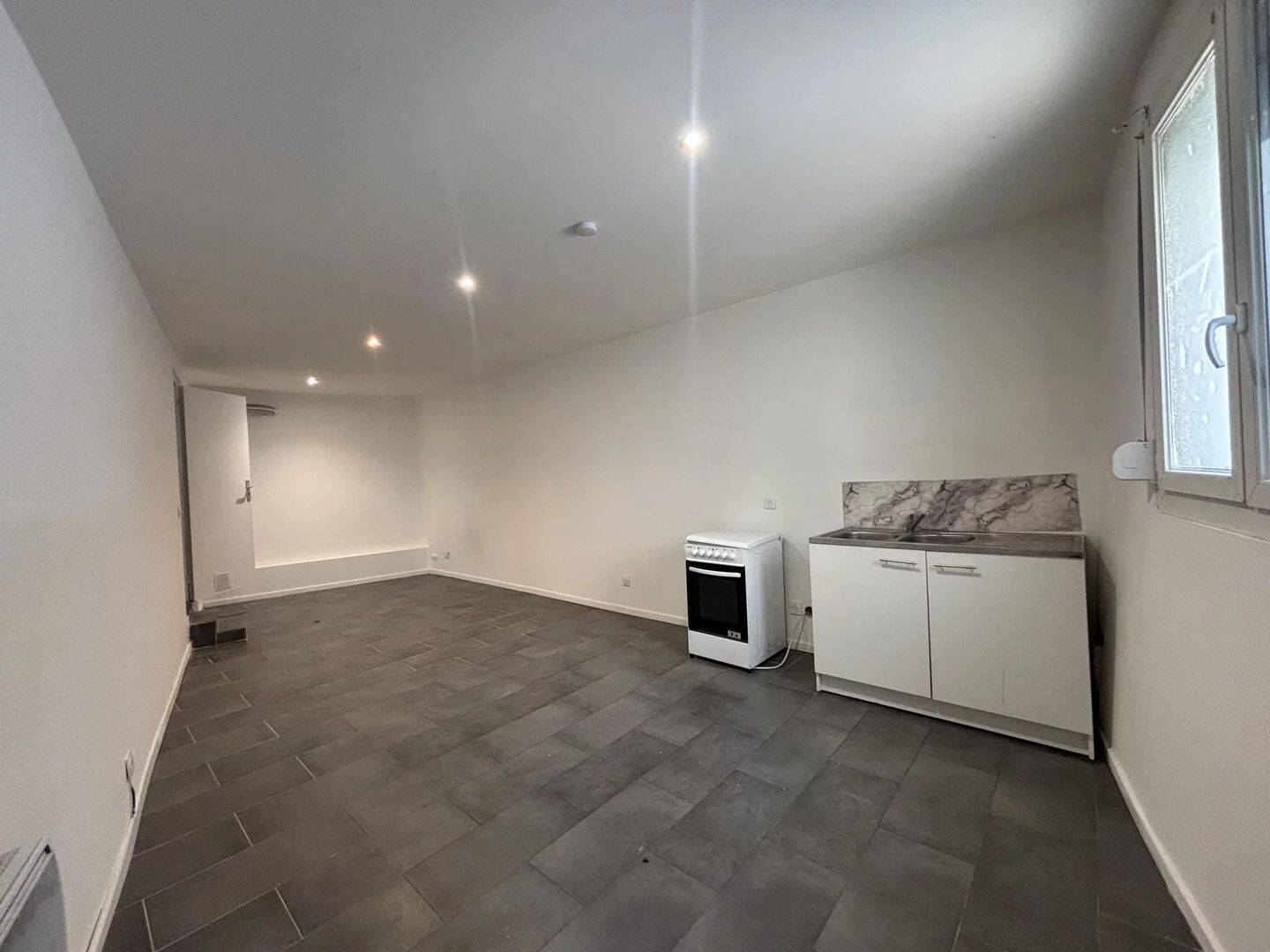 Appartement 1 pièce 28 m² · à Marseille 6ème Arrondissement · 28 m² · 480 €