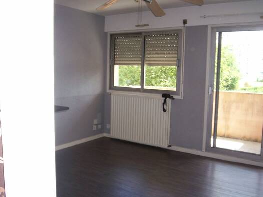 Appartement à louer 550 € 2 pièces 1 chambre 40 m² Étage 1/4 Le Hameau Pau 64000