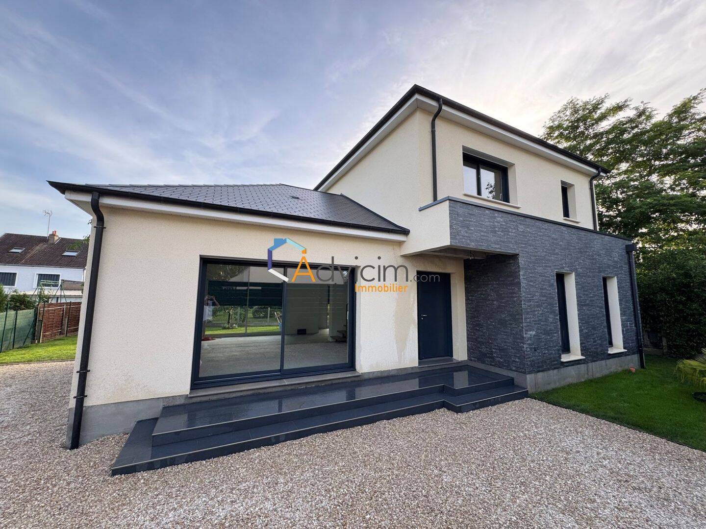 Maison 5 pièces 143 m² · à Saint-Jean-le-Blanc · 143 m² · 435 000 €
