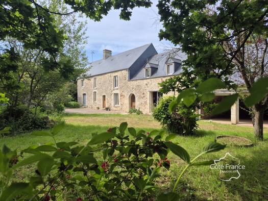 Villa à vendre 367 500 € 7 pièces 4 chambres 252 m² 2 243 m² de terrain Sortosville 50310