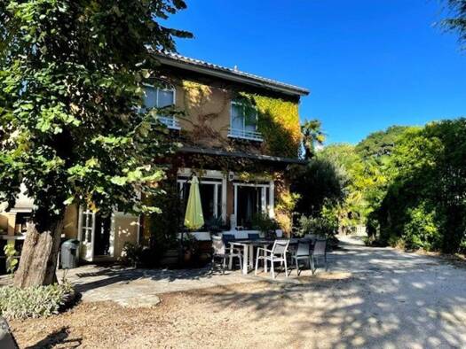 Maison à vendre 423 000 € 7 pièces 5 chambres 250 m² 1 026 m² de terrain Prairie-Promelles-Faubourg du Soleil Alès 30100