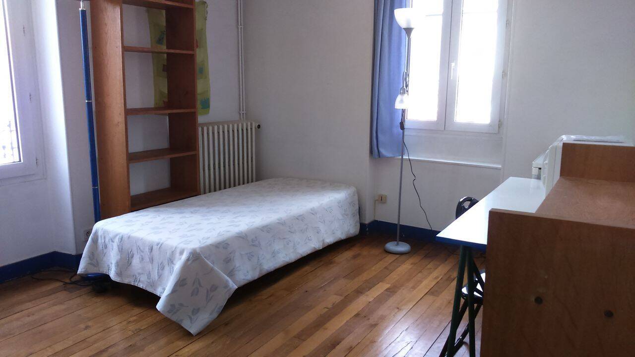 Appartement 1 pièce 15 m² · à Orléans · 15 m² · 350 €