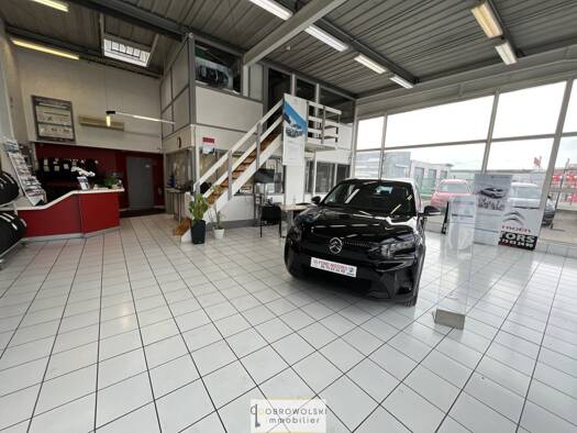 Boutique à vendre Fonds de commerce 165 000 € 490 m² de surface de vente Saint-Vallier 26240