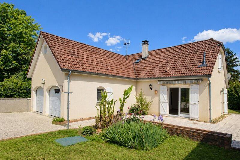 Maison 6 pièces 128 m² · à Tavaux · 128 m² · 243 000 €