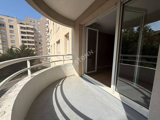 Appartement à vendre 280 000 € 3 pièces 2 chambres 70,4 m² Étage 2/8 Charpennes-Tonkin Villeurbanne 69100