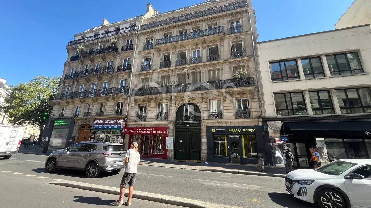Appartement 3 pièces 66 m² · à Paris 10ème Arrondissement · 66 m² · 1 900 €