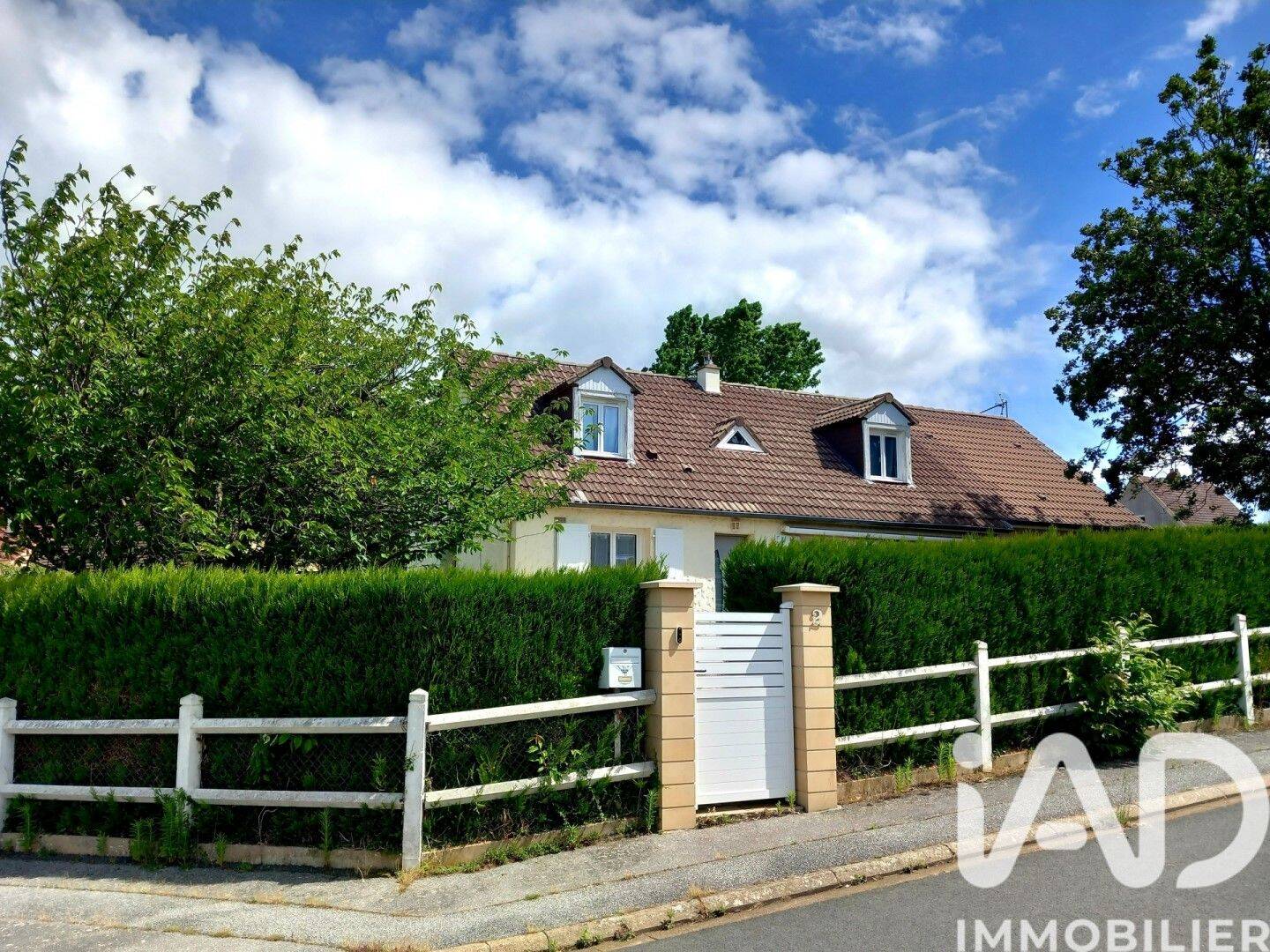 Maison 5 pièces 146 m² · à Authon-du-Perche · 146 m² · 192 000 €